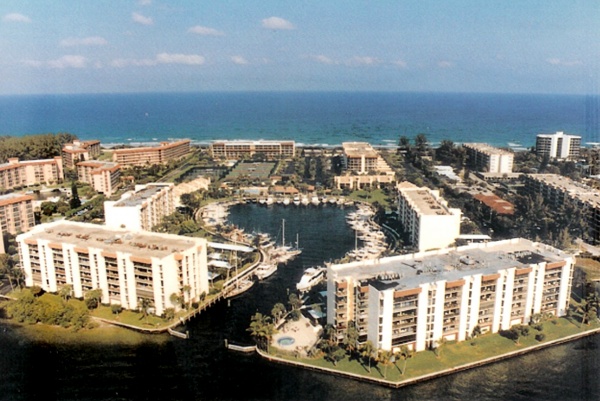 The Yacht and Racquet Club - Florida Waterfront Condos